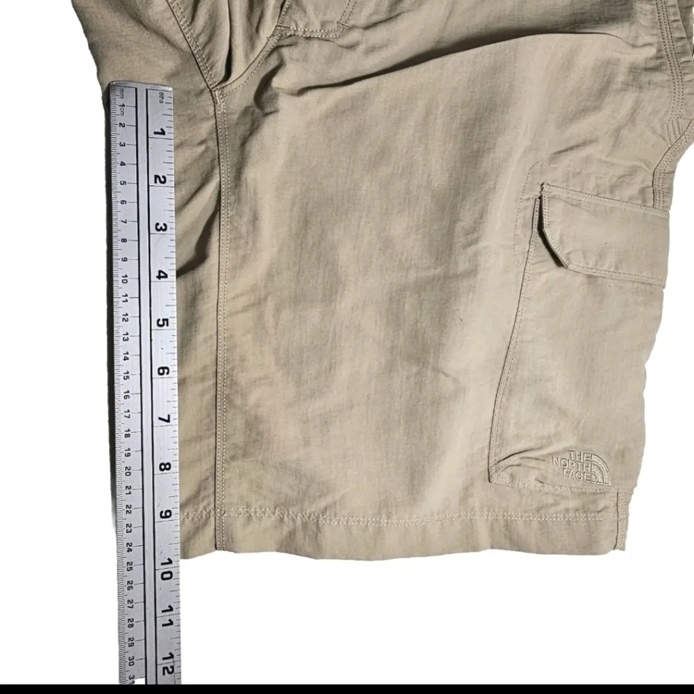 The North Face Men's Brown Cargo Shorts Sz 38 Outdoors Fishing Hiking 100% Nylon